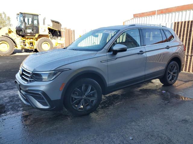  VOLKSWAGEN TIGUAN 2022 Серый
