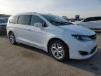 2018 Chrysler Pacifica Touring L Plus zu verkaufen in Bakersfield, CA - Minor Dent/Scratches