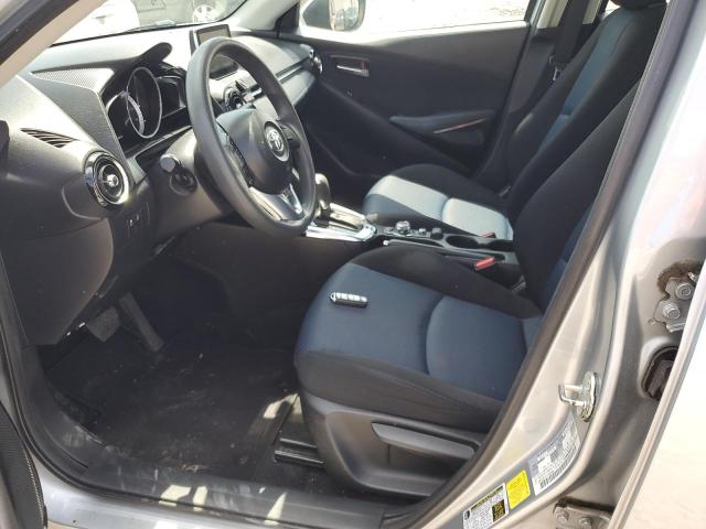 TOYOTA YARIS 2018 Srebrny