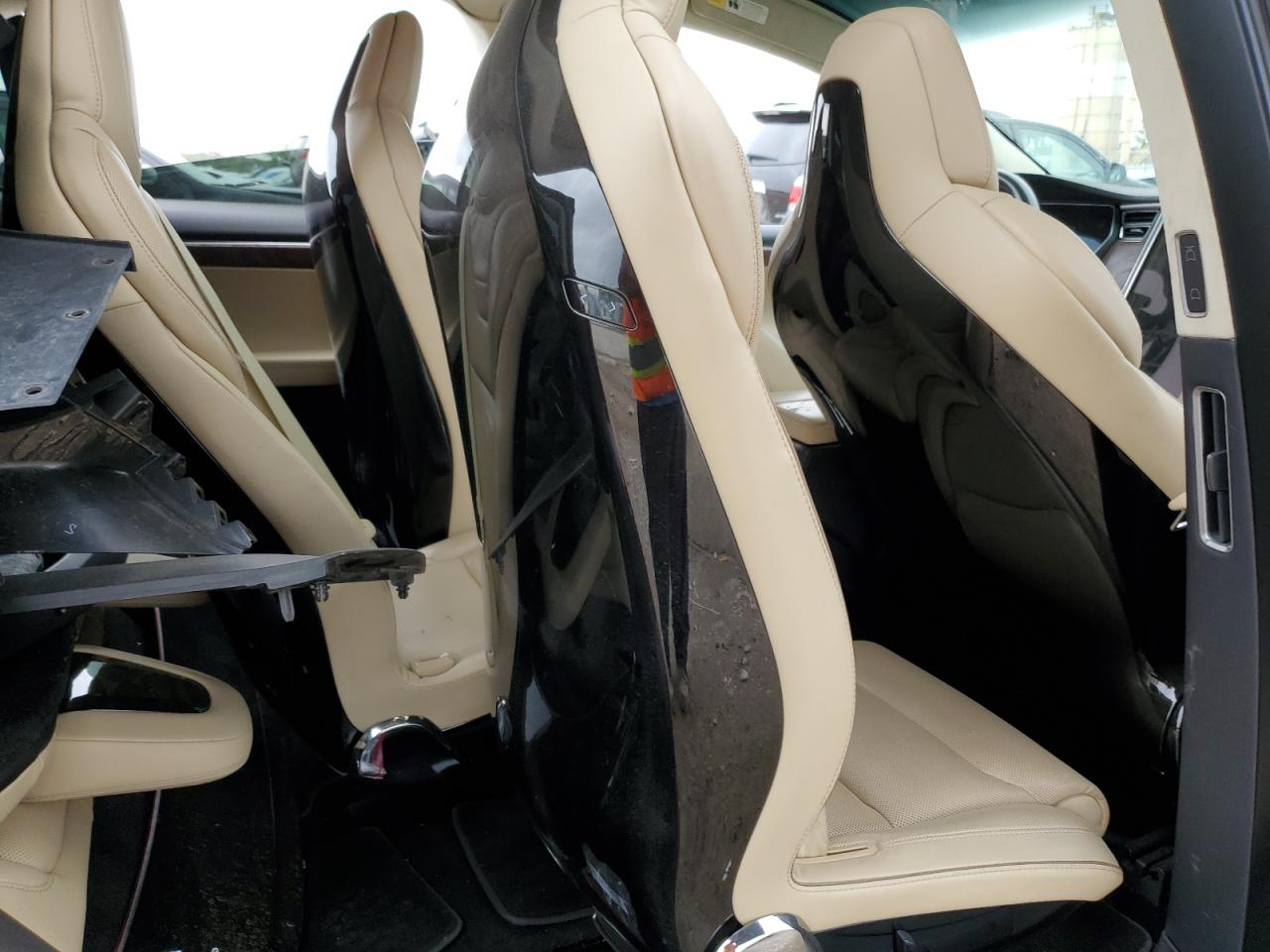 2016 Tesla Model X VIN: 5YJXCAE4XGFS00810 Lot: 54061915