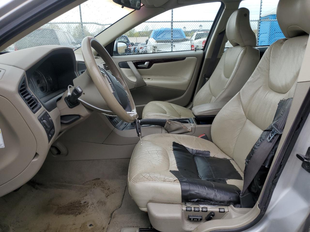 2004 Volvo V70 VIN: YV1SW61T642397236 Lot: 50053695