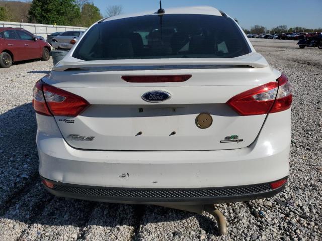 Sedans FORD FOCUS 2014 White