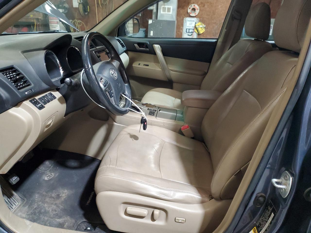 2013 Toyota Highlander Base VIN: 5TDBK3EH7DS230768 Lot: 55061675