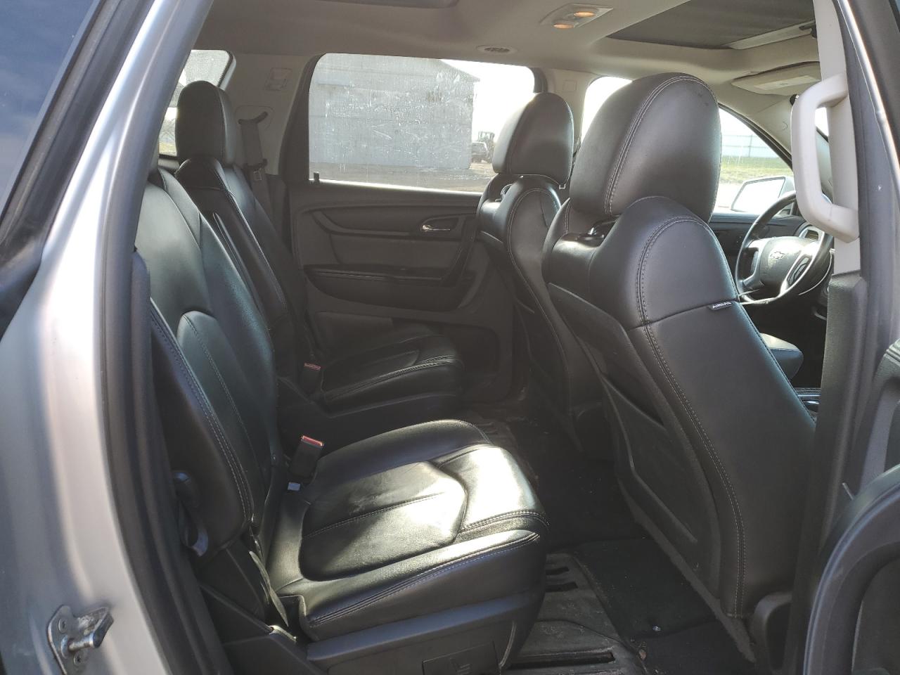 1GNKVHKD5FJ295325 2015 Chevrolet Traverse Lt