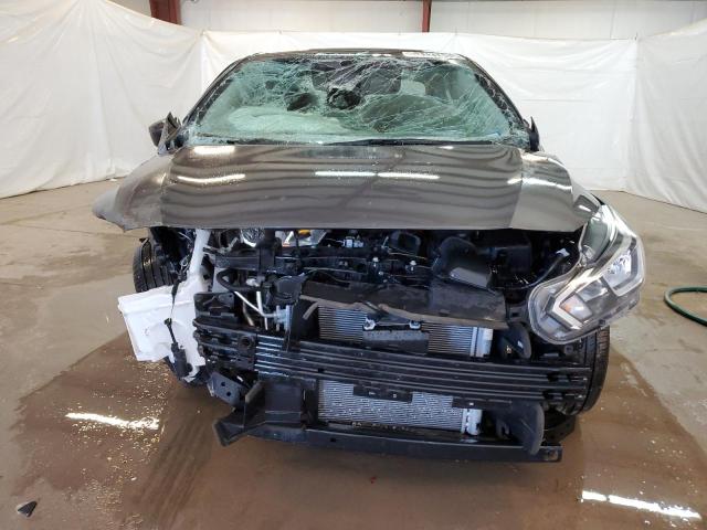  NISSAN VERSA 2024 Szary