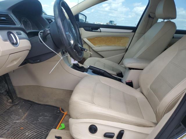  VOLKSWAGEN PASSAT 2013 Чорний