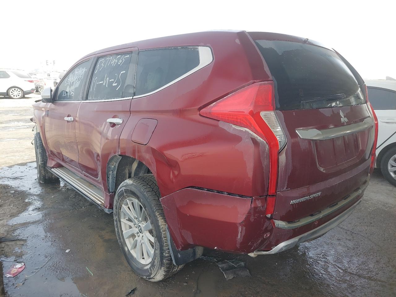 MMEMC21X5HH003275 - 2017 Mitsubishi Montero - #undefined