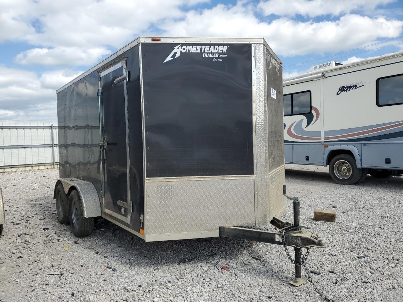 2021 Homesteader Enclosed Cargo Trailer na sprzedaż w Lawrenceburg, KY - Water/Flood