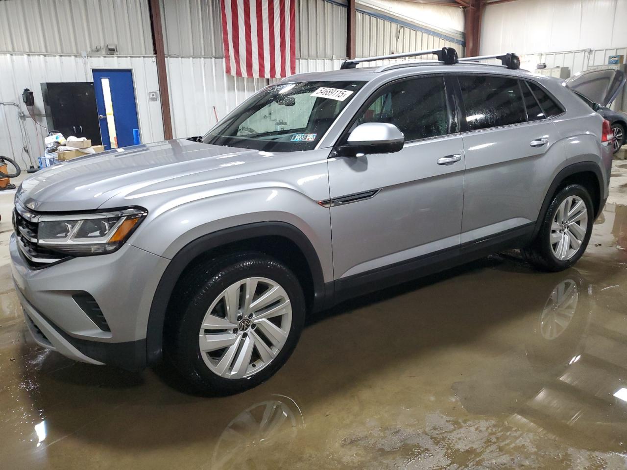 2020 Volkswagen Atlas Cross Sport Se for Sale in West Mifflin, PA - Side