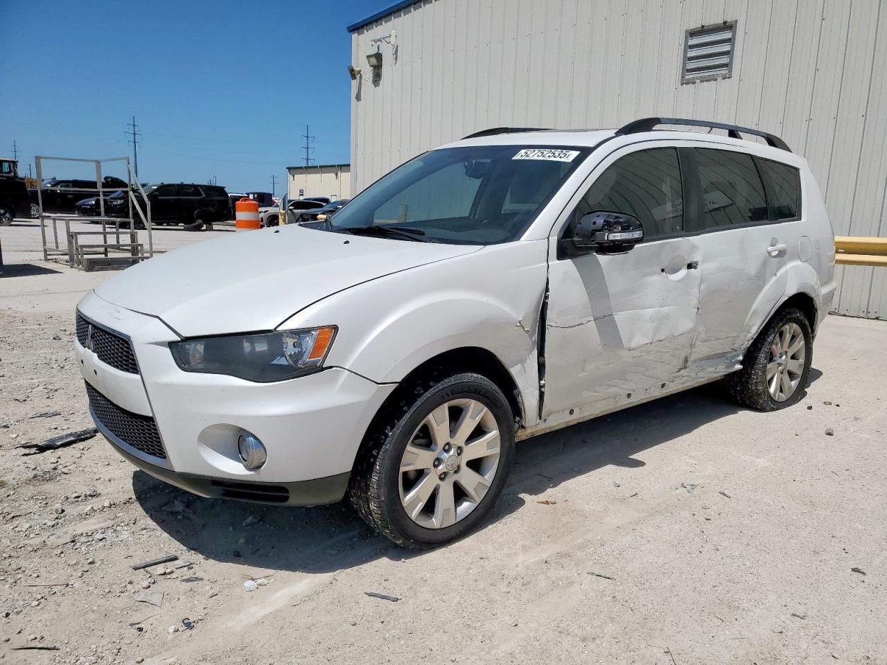 2013 Mitsubishi Outlander Se for Sale in Haslet, TX - Side