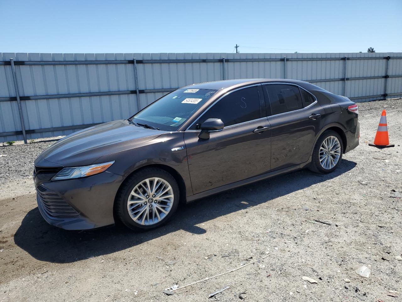 2018 Toyota Camry Hybrid на продаже в Fredericksburg, VA - Minor Dent/Scratches