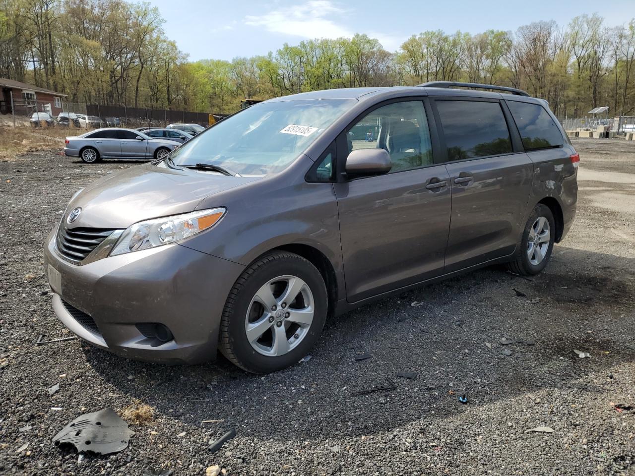 2014 Toyota Sienna Le for Sale in Baltimore, MD - Side