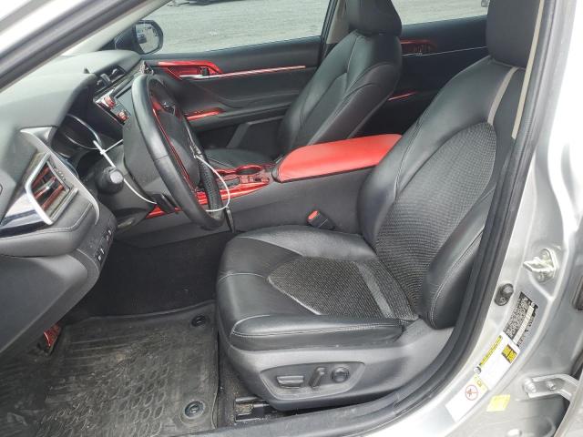  TOYOTA CAMRY 2018 Srebrny