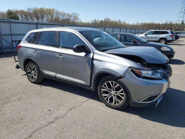  MITSUBISHI OUTLANDER 2017 Srebrny