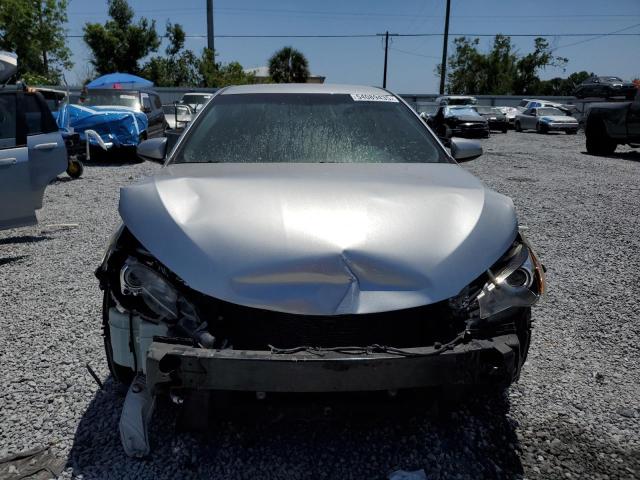  TOYOTA CAMRY 2017 Серебристый