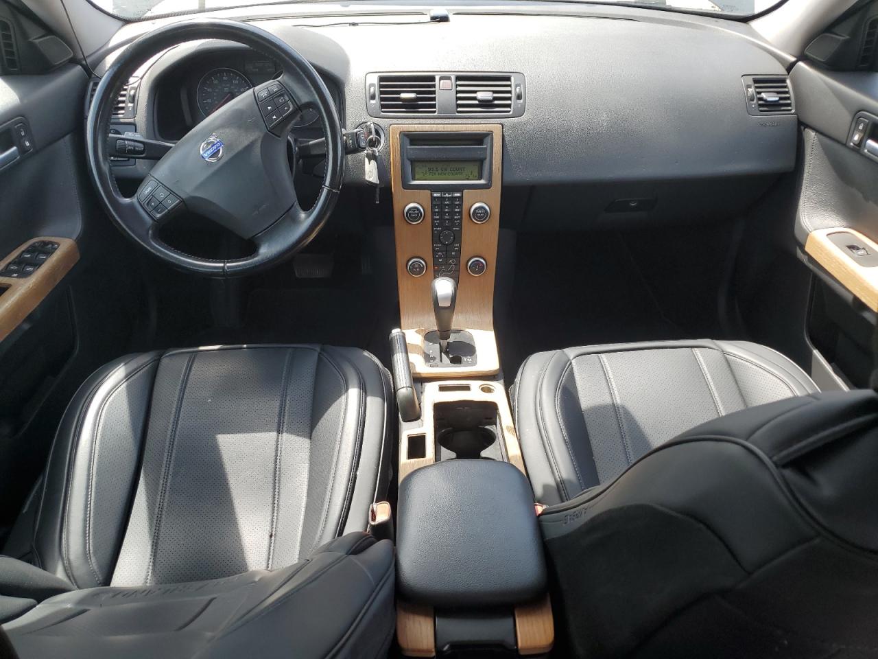 2010 Volvo V50 2.4I VIN: YV1390MW5A2528800 Lot: 53481295