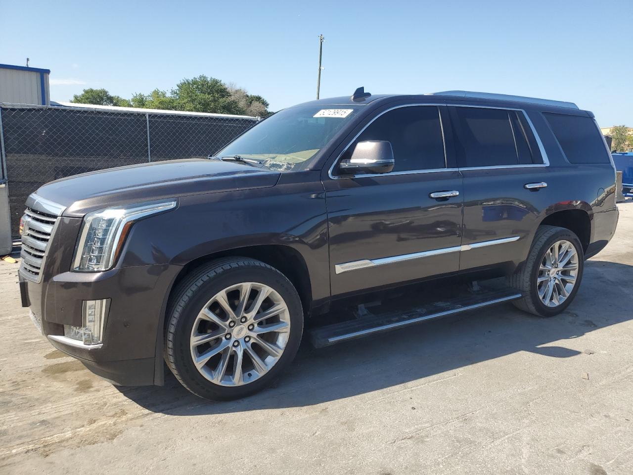 2018 Cadillac Escalade Platinum for Sale in Orlando, FL - Minor Dent/Scratches