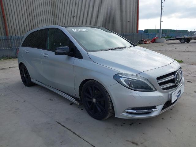 2014 MERCEDES BENZ B200 BLUEE