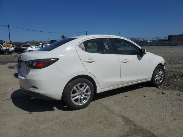  TOYOTA YARIS 2018 Белый