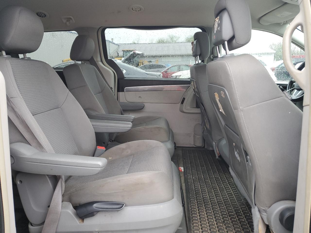 2011 Volkswagen Routan S VIN: 2V4RW4DG6BR803012 Lot: 53526115