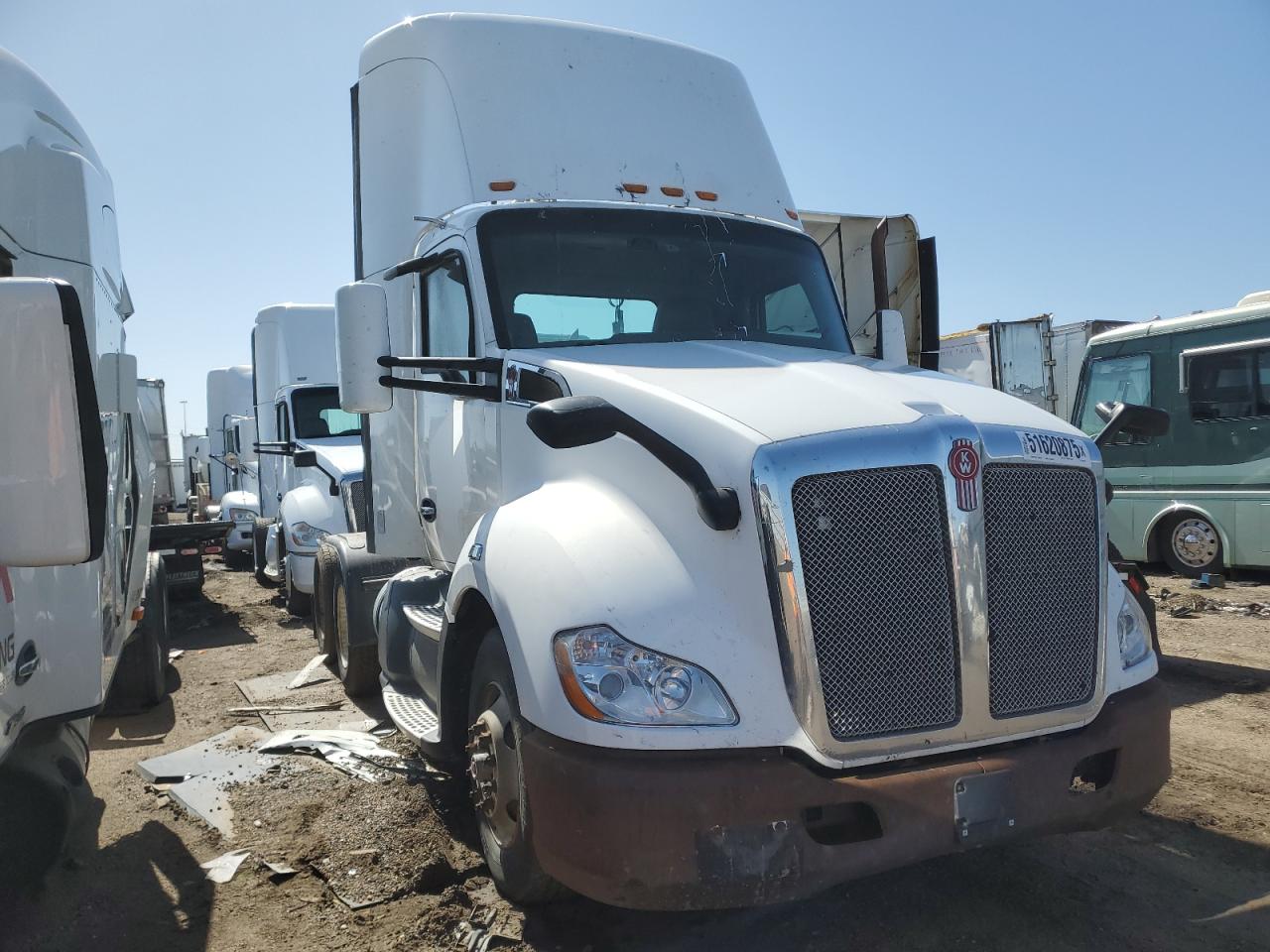 2016 Kenworth T680 Semi Truck იყიდება Brighton-ში, CO - Minor Dent/Scratches