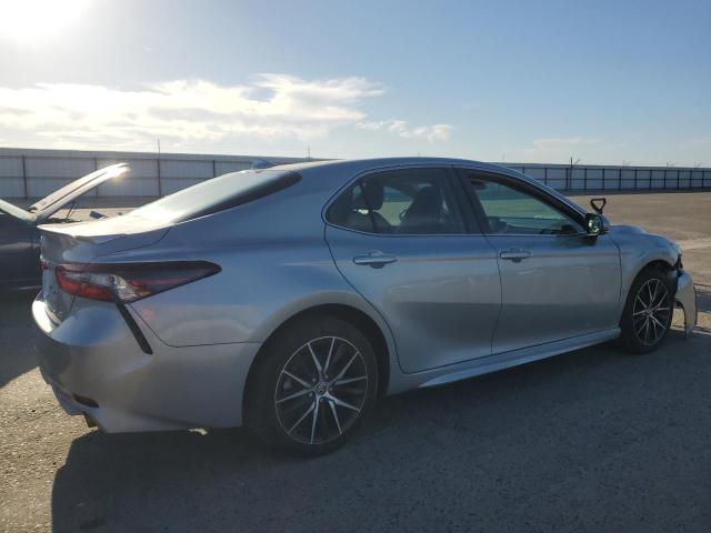  TOYOTA CAMRY 2022 Silver