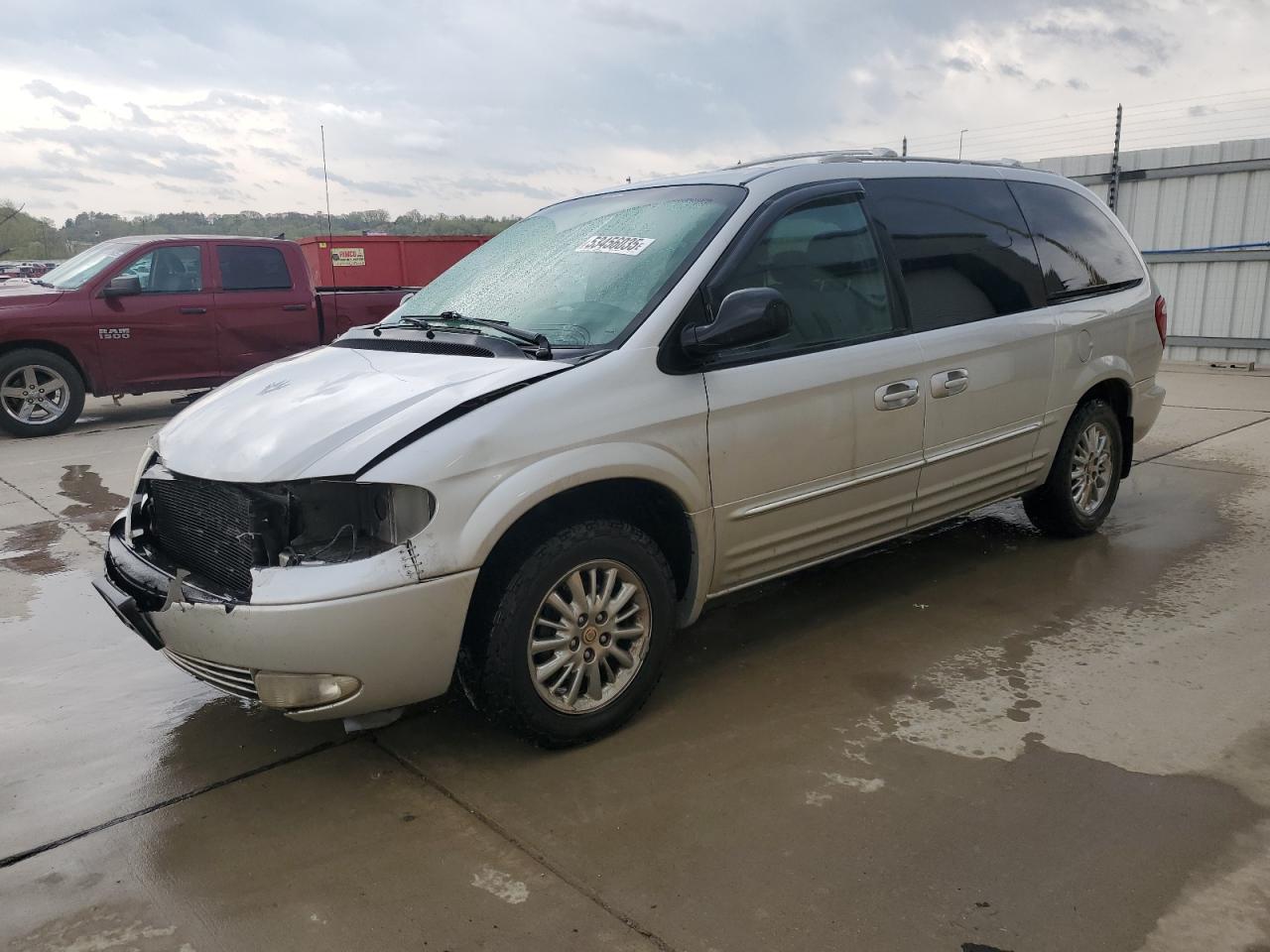 2002 Chrysler Town & Country Limited იყიდება Cahokia Heights-ში, IL - Front End