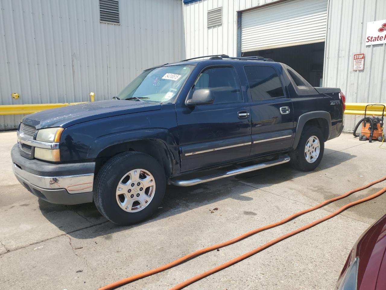 2004 Chevrolet Avalanche C1500 იყიდება New Orleans-ში, LA - Rear End