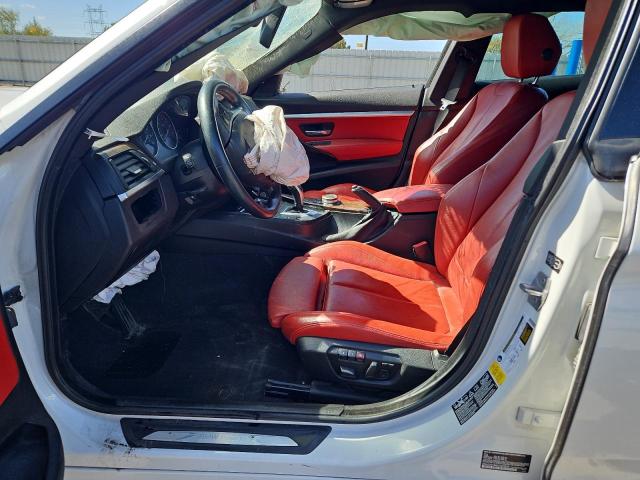  BMW 3 SERIES 2015 Белы