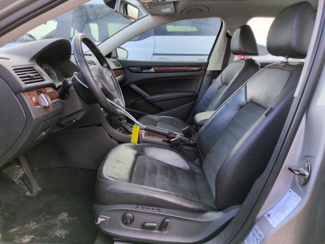 Sedans VOLKSWAGEN PASSAT 2012 Silver
