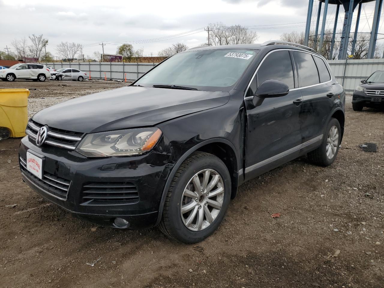 2012 Volkswagen Touareg V6 продається в Chicago Heights, IL - Front End