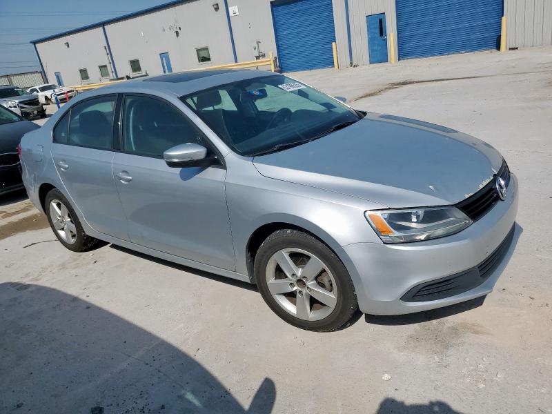 VOLKSWAGEN JETTA 2012 Srebrny