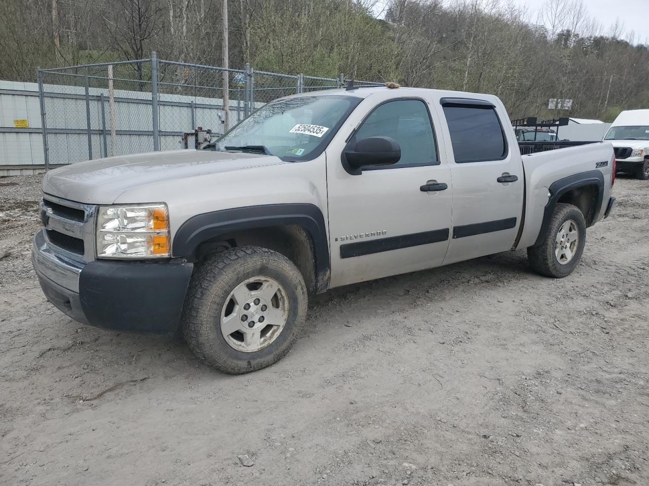 2007 Chevrolet Silverado K1500 Crew Cab იყიდება Hurricane-ში, WV - All Over