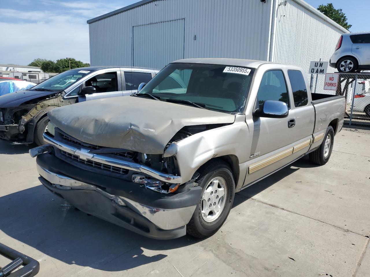 2002 Chevrolet Silverado C1500 იყიდება Sacramento-ში, CA - Front End