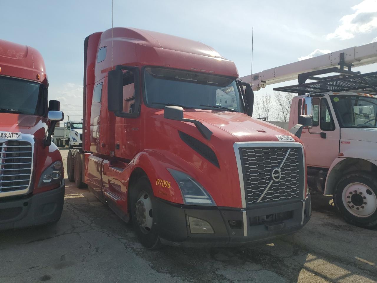 2019 Volvo Vnl Semi Truck for Sale in Elgin, IL - Minor Dent/Scratches