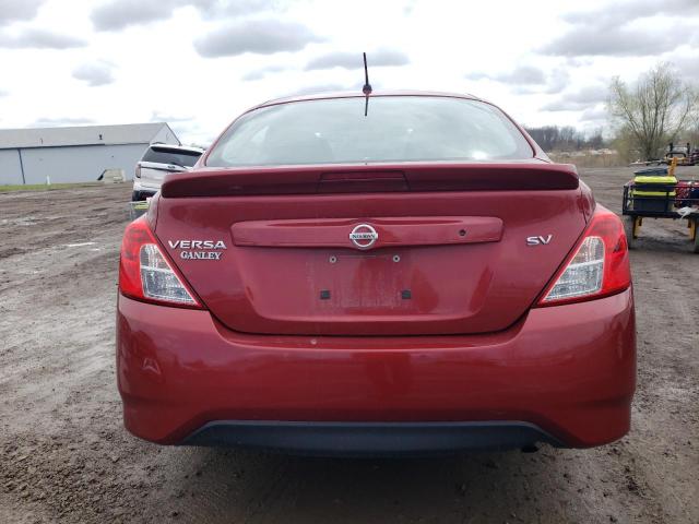  NISSAN VERSA 2018 Czerwony