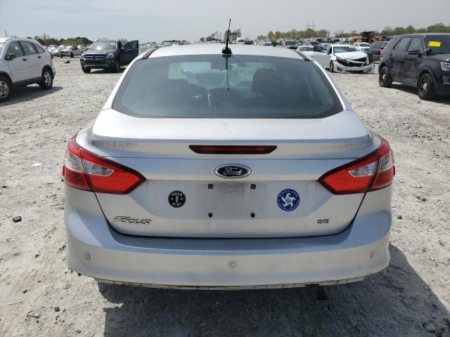 Sedans FORD FOCUS 2013 Srebrny