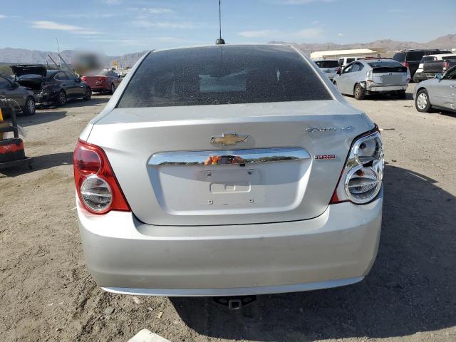 Седани CHEVROLET SONIC 2015 Сріблястий