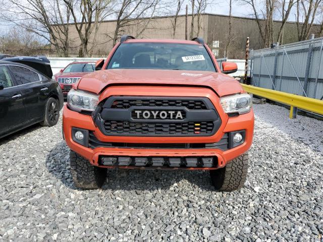 Pickups TOYOTA TACOMA 2016 Orange