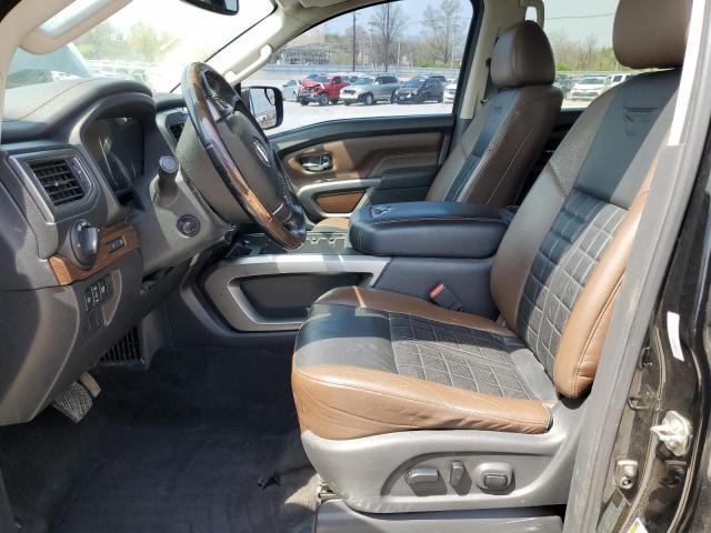  NISSAN TITAN 2018 Czarny