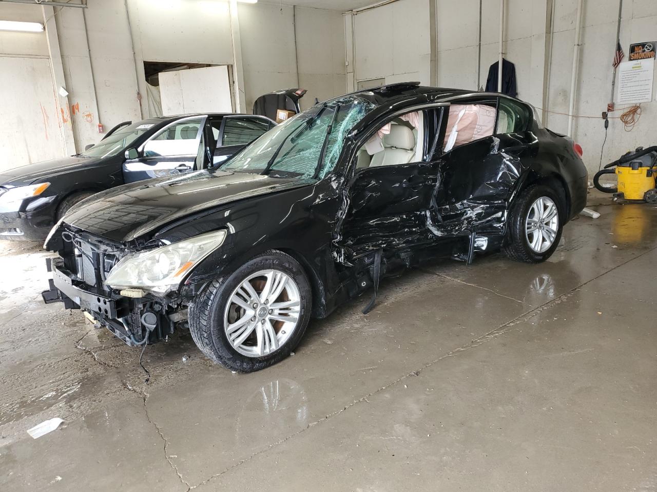 Madisonville, TN에서 판매 중인 2010 Infiniti G37 Base - Side