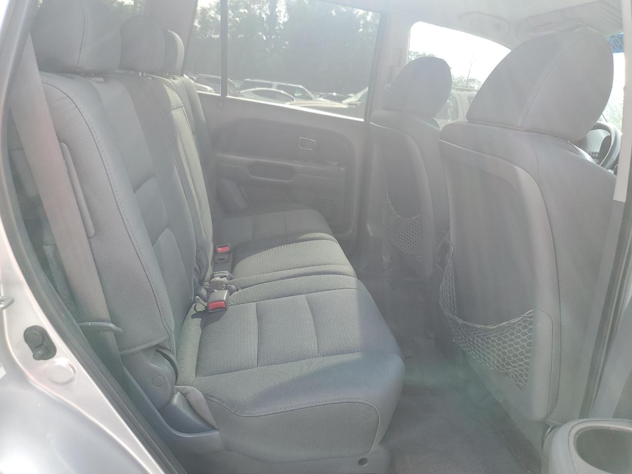 2006 Honda Pilot Lx VIN: 5FNYF28116B017569 Lot: 70622425