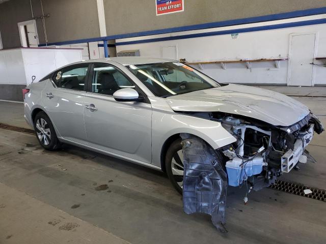  NISSAN ALTIMA 2022 Srebrny