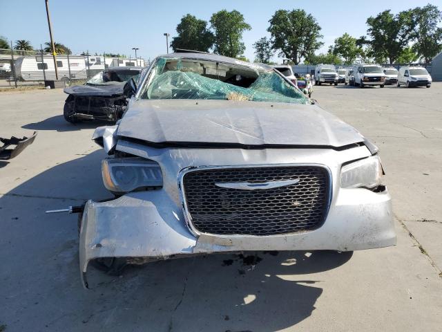  CHRYSLER 300 2016 Srebrny