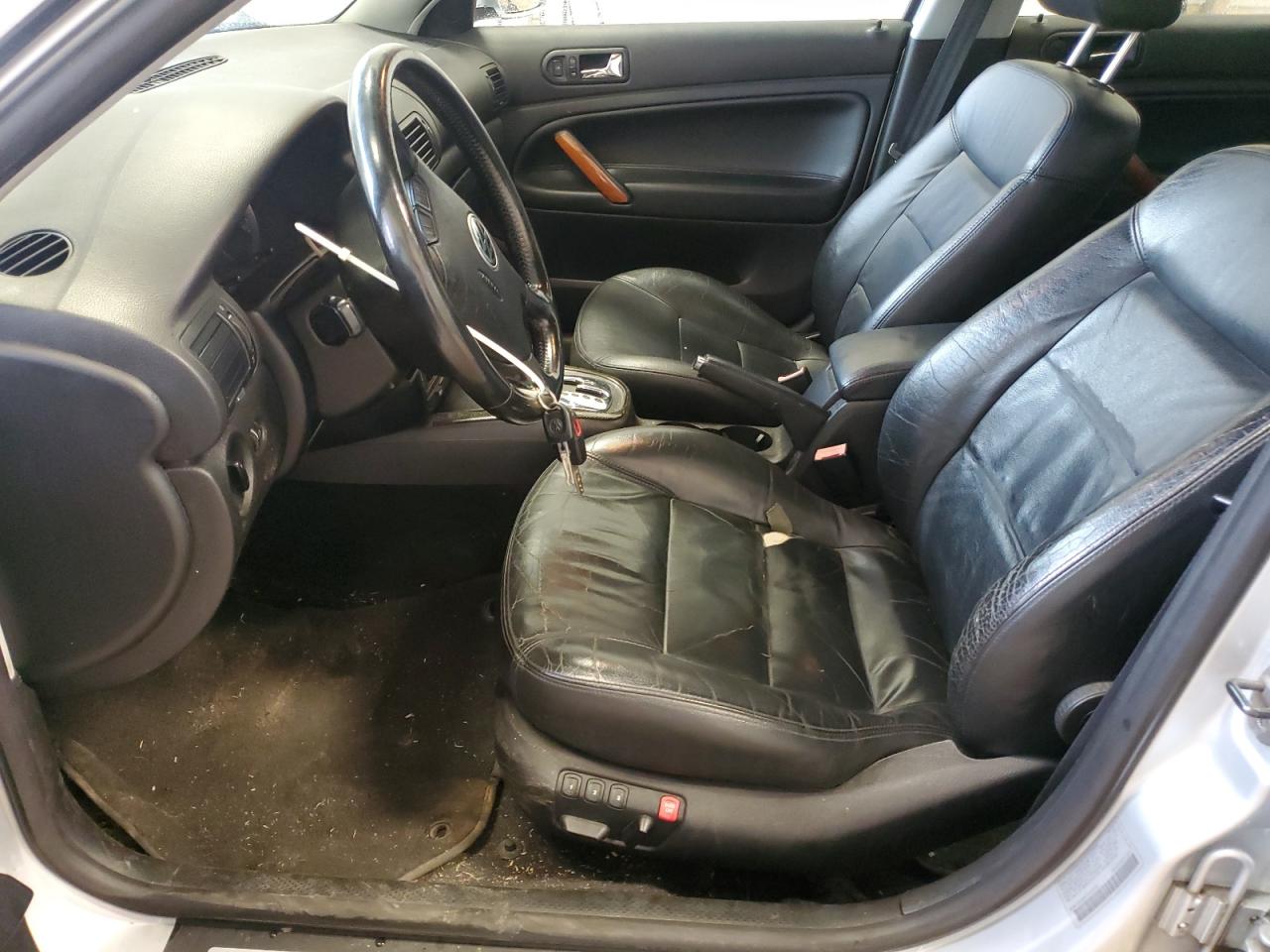 2003 Volkswagen Passat Glx 4Motion VIN: WVWTH63B83P099989 Lot: 51768685