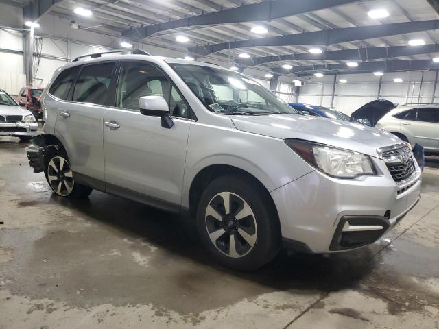  SUBARU FORESTER 2018 Srebrny