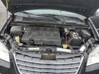 2010 Chrysler Town & Country Limited იყიდება Earlington-ში, KY - Hail