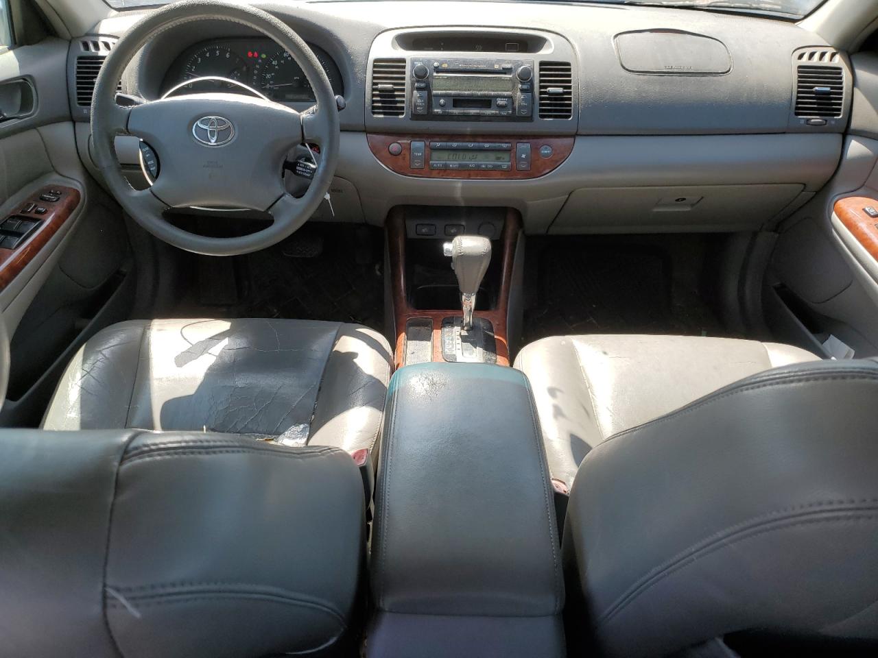 2004 Toyota Camry Le VIN: 4T1BE32K74U789915 Lot: 51593635