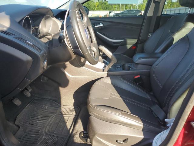 Sedans FORD FOCUS 2014 Czerwony