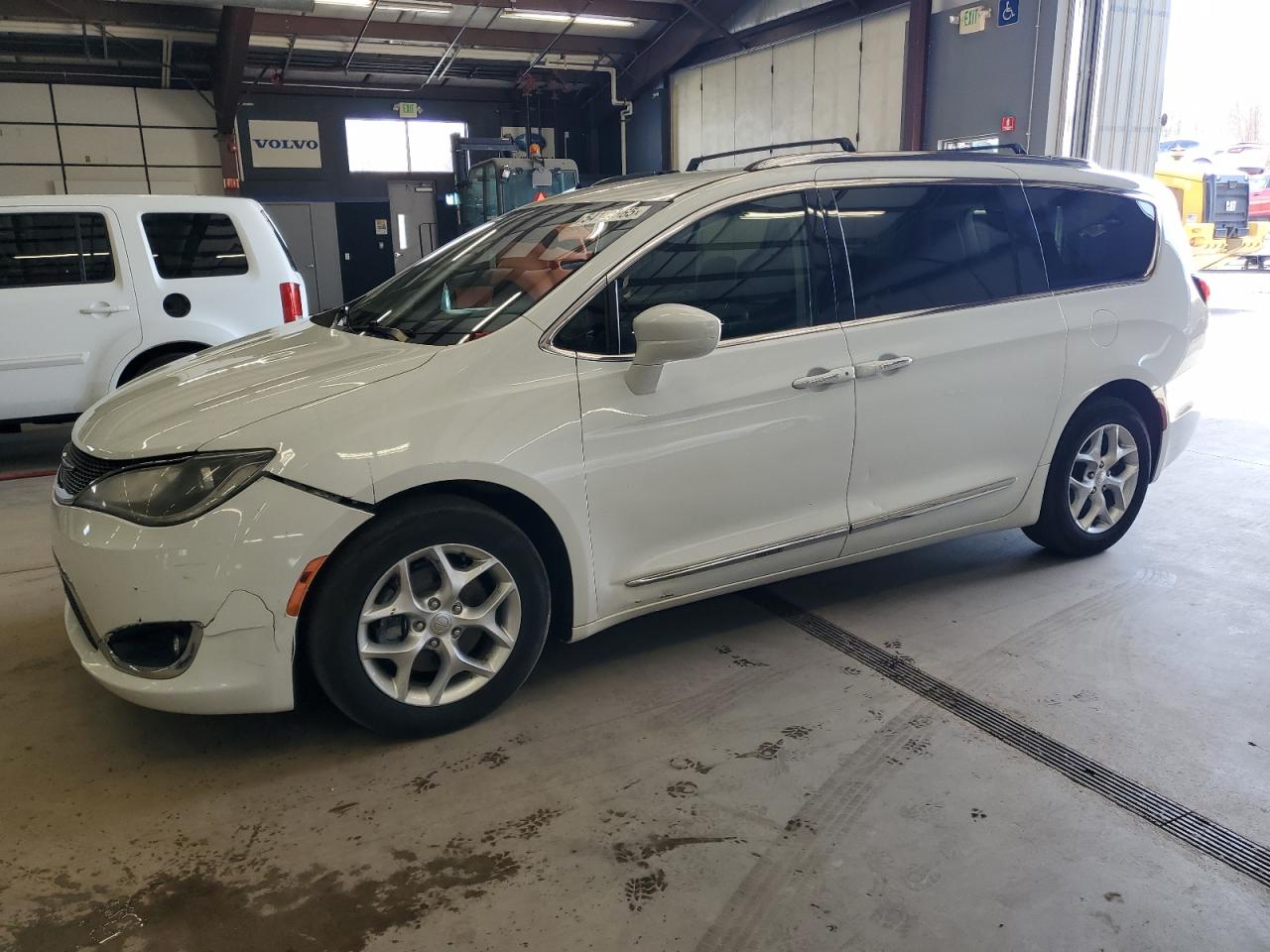 2019 Chrysler Pacifica Touring L للبيع في East Granby، CT - Front End